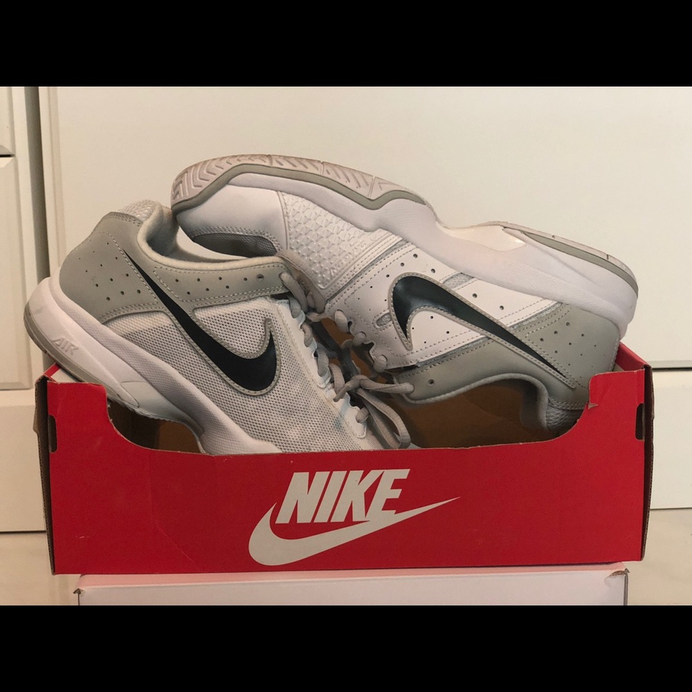 Nike tennis shoes